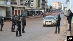 La police à Conakry, Guinée, 11 octobre 2015.