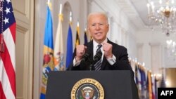 Presiden Joe Biden berpidato dalam peringatan satu tahun pandemi COVID-19, dari Gedung Putih di Washington, DC, Kamis, 11 Maret 2021. 