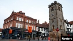 A view of the deserted High Street amid the coronavirus disease (COVID-19) lockdown in St Albans, Britain, January 5, 2021. REUTERS/Matthew Childs