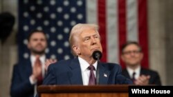 အမေရိကန်သမ္မတ ဒေါ်နယ်ထရမ့် အထက်-အောက် လွှတ်တော် နှစ်ရပ်ကို မိန့်ခွန်း ပြောကြားစဥ်။ မတ်လ ၄ ရက်၊ ၂၀၂၅ ခုနှစ် (မှတ်တမ်းဓာတ်ပုံ - Official White House အိမ်ဖြူတော် - Daniel Torok)