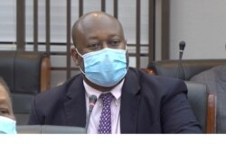 Zimbabwe’s Minister of Mines Winston Chitando talks to journalists, Sept. 8, 2020. (Columbus Mavhunga/VOA)