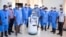 Les agents de la santé rwandais avec l'un des robots à Kigali, en mai 2020. (Photo: Courtesy/Zora Robotics via Twitter)