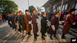 འབྲུག་པ་ཚོ་འོས་བསྡུར་མཉམ་ཞུགས།