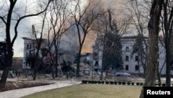  نمایی از «سالن دراما» در ماریوپول که در یک حمله هوایی نابود شد