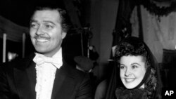 'ইট হ্যাপেন্ড ওয়ান নাইট'-এর অভিনেতা ক্লার্ক গেবল। সাথে অভিনেত্রী ভিভিয়েন লি। ফটোঃ ১৭ মার্চ, ১৯৩৯।