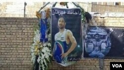 تصویری از مقابل منزل نوید افکاری