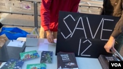 12港人关注组为被关押的亲属寄送圣诞贺卡。(美國之音湯惠芸)