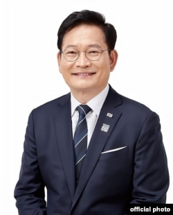 Song Young Gil dari Partai Demokrat. (Foto: Courtesy)