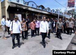 Presiden Jokowi meninjau Pasar Wouma Wamena pada 28 Oktober 2019. (Foto: Humas Polda Papua)