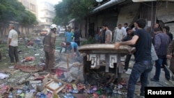 Un marché d'Idlib, Syrie, après un raid aérien, le 5 juin 2016. (REUTERS/Ammar Abdullah)