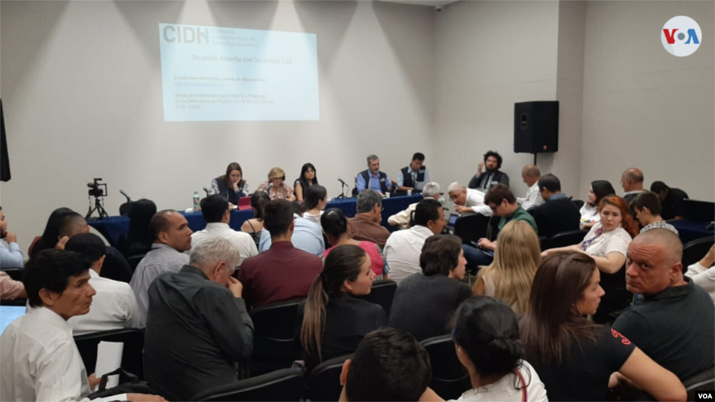 Mientras, en Caracas, hubo protestas y reclamos al gobierno en disputa de Maduro por no permitir la entrada de la delegación de la CIDH. (Foto: Hugo Echeverry)