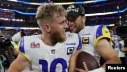 کوپر کاپ واید رسیور یا دریافت کننده تیم‌ لس انجلس رمز