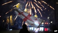 На акции протеста против решения правительства Грузии приостановить переговоры о вступлении в Европейский Союз. Тбилиси, 7 декабря 2024 года.