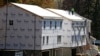 US New Home Sales Fall; Weekly Jobless Claims Rise
