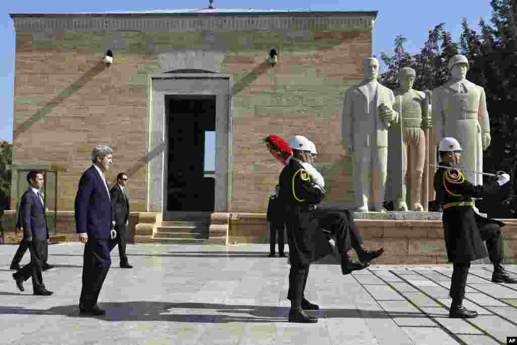 U.S. Secretary of State John Kerry attends an Antikabir Wreath Laying ceremony at the Tomb of Ataturk in Ankara, Turkey, March 2, 2013. 