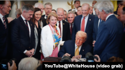 2025年7月16日，唐纳德·特朗普总统把《制止所有致命芬太尼贩运法案》(Halt All Lethal Trafficking of Fentanyl Act)签署成法律。