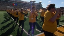 VOA Sports: Olahraga dan Operasi Bantu Obati Cedera Lutut