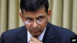 Newly-appointed Governor of the Reserve Bank of India Raghuram Rajan attends a press conference at the RBI headquarters in Mumbai, India, Sept. 4, 2013. 