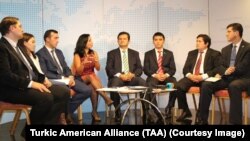 Vashingtonda Turkiy xalqlar va Amerika Uyushmasida kechgan tadbirda Tojikiston, O’zbekiston, Qirg’iziston, Qozog’iston, Ozarbayjon va Turkiyaning muhojir jamoalaridan vakillar fikr almashdi.