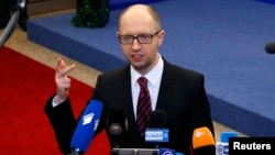 Arseniy Yatsenyuk, Ukraina Bosh vaziri 