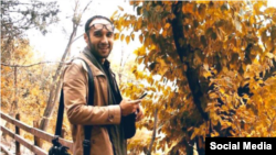 امیرحسین موسوی، معترض بازداشت‌شده با نام مستعار «جیمز بی‌دین» 