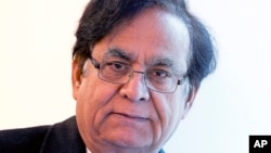 Saiful Malook, pengacara Asia Bibi, warga Kristen Pakistan, sebelum konferensi pers di Frankfurt, Jerman, 20 November 2018. 