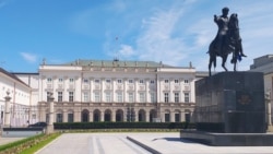 Президентский дворец и памятник князю Юзефу Понятовскому