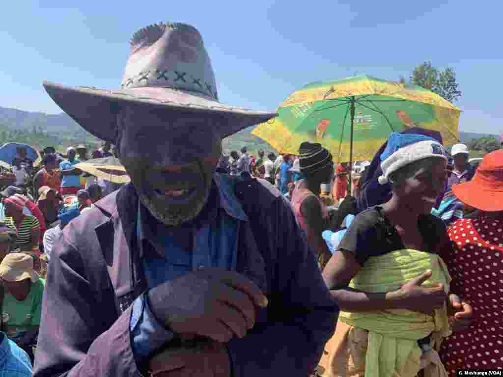 Rwamwidzai Matamande, 81, says there is real hunger in Chimanimani district, March 26, 2019, and he hopes that President Emmerson Mnangagwa’s government quickly sends food aid to the area. 