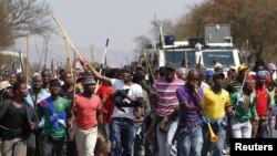 Les débrayages dans les mines sud-africaines durent depuis des mois