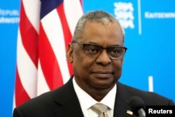 Menteri Pertahanan AS Lloyd Austin saat konferensi pers di Tallinn, Estonia 16 Februari 2023. (Foto: REUTERS/Ints Kalnins)