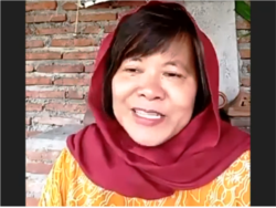 Aktivis perempuan Yuniyanti Chuzaifah dalam tangkapan layar. (Foto: VOA/Nurhadi)