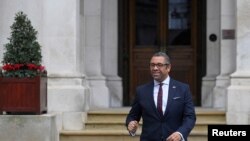 جیمز کلورلی، وزیر امور خارجه بریتانیا