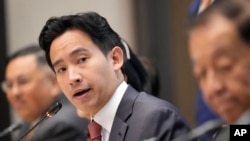 Ketua Partai Maju Pita Limjaroenrat saat konferensi pers di Bangkok, Thailand, Kamis, 18 Mei 2023. (Foto: AP)