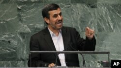 Presiden Iran Mahmoud Ahmadinejad mengecam DK PBB dalam pidatonya pada Sidang Majelis Umum PBB di New York, Rabu (26/9). 