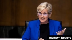 ARCHIVO - La exgobernadora de Michigan y secretaria de Energía de la administración Biden, testifica ante el Comité de Energía y Recursos Naturales del Senado. 