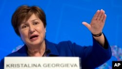 La directora del Fondo Monetario Internacional, Kristalina Georgieva , anunció el lunes la disposición de un fondo multimillonario para que 25 dde los países más pobres no paguen su deuda externa por periodo de 6 meses debido al coronavirus.