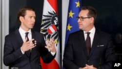 31-річний канцлер Курц (ліворуч) і віце-канцлер Штрахе - лідер Партії свобода