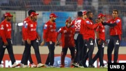 বিপিএল: শেষের নাটকীয়তার পরও রেকর্ড গড়ে আবার চ্যাম্পিয়ন বরিশাল
