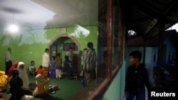 Meiliana dijadikan tersangka setelah mengeluh karena kerasnya suara mesjid di dekat rumahnya.