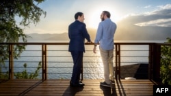 Фотографија објавена од прес-службата на претседателот на Ел Салвадор на која се гледа американскиот државен секретар Марко Рубио на состанок со претседателот на 3 февруари 2025 година