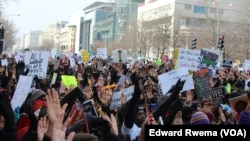 Ibihumbi by'abantu bari bitabiriye imyigaragambyo