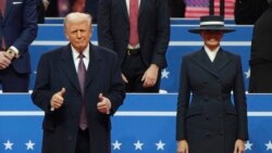 Prezidan Donald Trump ak premye dam Melania Trump asiste parad inogiral la nan Washington, 20 Janvye 2025. 