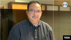 Anibal Toruno is the director and owner of Radio Dario.