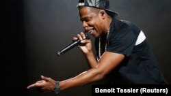 Le rappeur américain Jay-Z se produit au stade de Bercy à Paris, le 17 octobre 2013. 