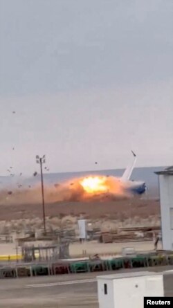 Момент катастрофи літака на знімку із соцмереж, 25 грудня 2024 р. Social Media/via REUTERS