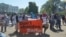 About 100 demonstrators chanted "Stop genocide in Darfur" and "Justice, justice for Darfur" outside the White House in Washington, D.C., April 16, 2016. (N. Taha/VOA)