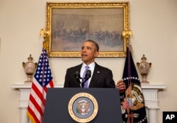 President Barack Obama speaks about the release of Americans by Iran, in the Cabinet Room of the White House in Washington, Jan. 17, 2016.