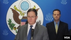  Amerika dövlət katibinin köməkçisinin müavini Tomas Melia 