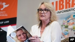 June Steenkamp, the mother of the late Reeva Steenkamp who was shot dead by her boyfriend Oscar Pistorius in 2013, speaks at the launch of her book, ‘Reeva, A Mothers Story,’ in Johannesburg, March 10, 2015.