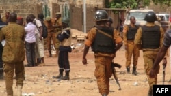Les forces de sécurité du Burkina Faso dans les rues de Ouagadougou, au Burkina, le 22 mai 2018.